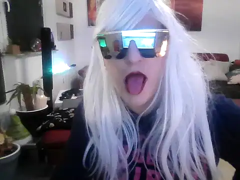 Snapshot of hellgirl1980 chatting on 10/10/25, 11:48 hellgirl1980 online show from 10/10/25, 11:48