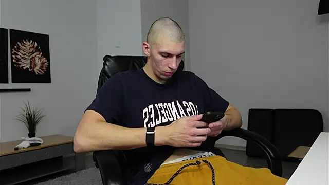 Ryan Dozer online show from 10/30/25, 08:16