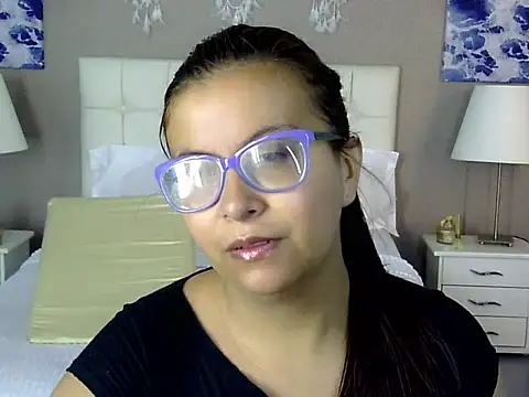 Amber Rouge  online show from 09/12/25, 12:05