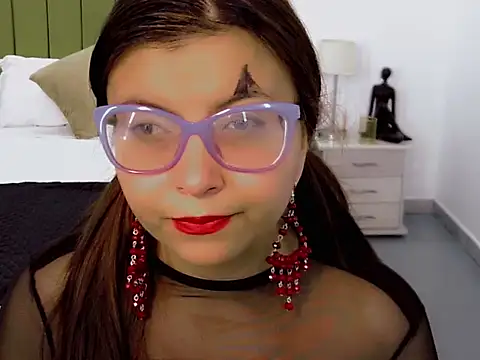 Amber Rouge  online show from 10/31/25, 12:06