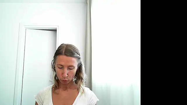 Snapshot of Paevoa chatting on 10/07/25, 09:06 Paevoa online show from 10/07/25, 09:06