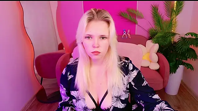 EmillyRogers online show from 10/04/25, 05:49