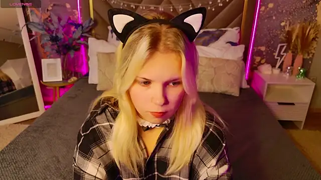 EmillyRogers online show from 10/06/25, 04:54