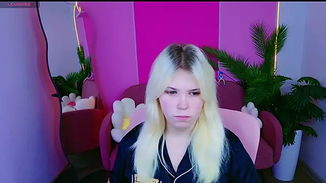 EmillyRogers online show from 10/19/25, 05:19