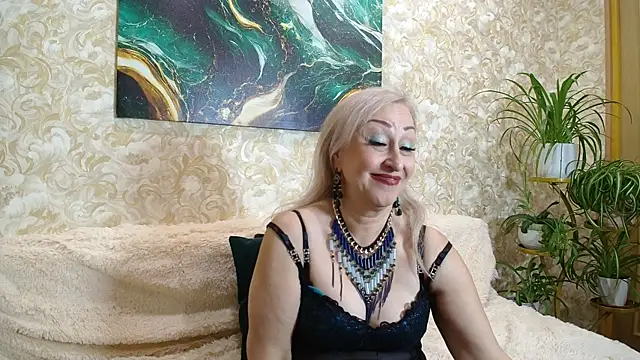 Snapshot of _Sara__Smith_ chatting on 10/11/25, 04:12 Sara Smith online show from 10/11/25, 04:12