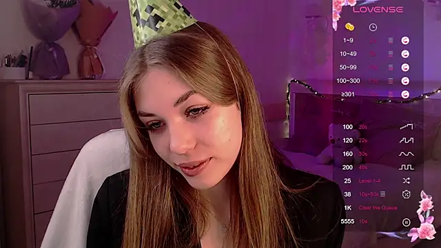 Snapshot of Leila_Vanilla chatting on 11/13/25, 12:20 Leila Vanilla online show from 11/13/25, 12:20