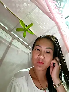 Yumyum kiw online show from 10/26/25, 11:27