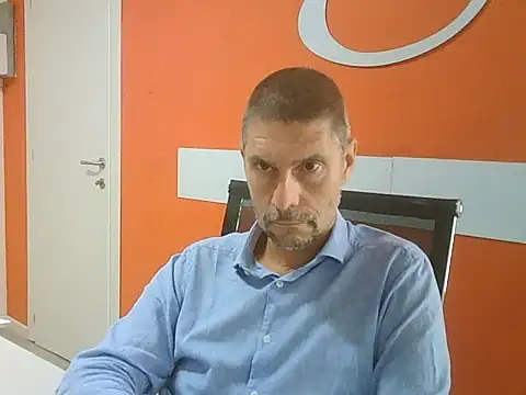 Snapshot of max79ve31 chatting on 09/25/25, 12:09 max79ve31 online show from 09/25/25, 12:09