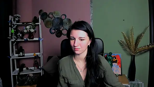 lia sunset online show from 11/22/25, 03:16