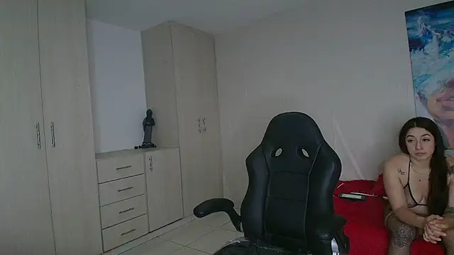 Snapshot of SofiaLust_Eup chatting on 10/10/25, 03:49 SofiaLust Eup online show from 10/10/25, 03:49