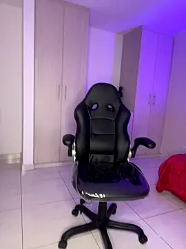 Snapshot of SofiaLust_Eup chatting on 10/26/25, 03:56 SofiaLust Eup online show from 10/26/25, 03:56