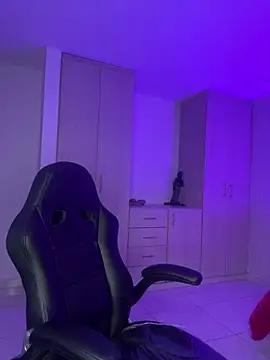 Snapshot of SofiaLust_Eup chatting on 10/29/25, 03:31 SofiaLust Eup online show from 10/29/25, 03:31