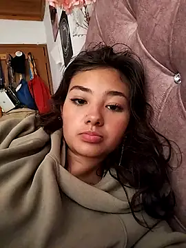 Emily Caprile online show from 11/15/25, 09:21