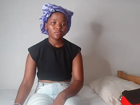 Snapshot of AshleyT255 chatting on 09/10/25, 09:09 AshleyT255 online show from 09/10/25, 09:09