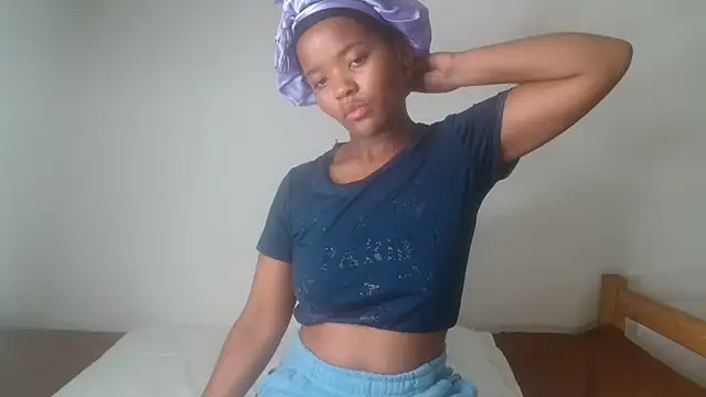 Snapshot of AshleyT255 chatting on 09/23/25, 06:55 AshleyT255 online show from 09/23/25, 06:55