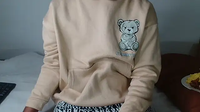 Snapshot of AshleyT255 chatting on 09/30/25, 06:24 AshleyT255 online show from 09/30/25, 06:24