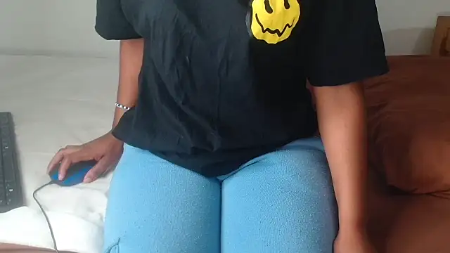 Snapshot of AshleyT255 chatting on 10/06/25, 08:01 AshleyT255 online show from 10/06/25, 08:01