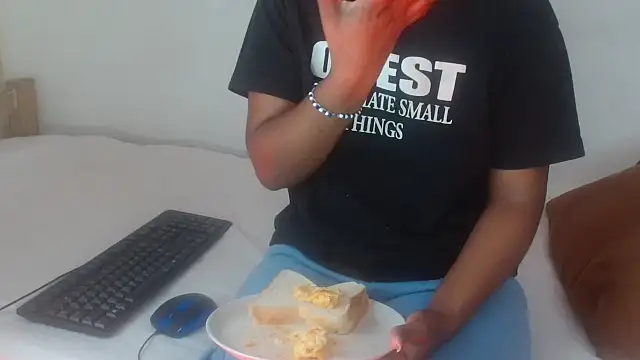 Snapshot of AshleyT255 chatting on 10/21/25, 03:57 AshleyT255 online show from 10/21/25, 03:57