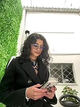 Snapshot of LilyRouset chatting on 09/16/25, 12:28 LilyRouset online show from 09/16/25, 12:28