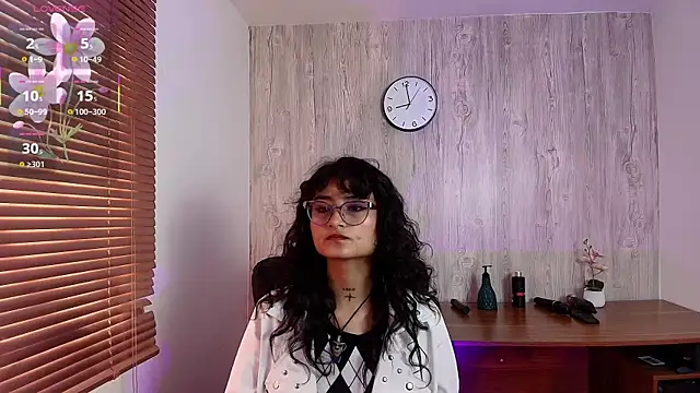 Snapshot of LilyRouset chatting on 09/29/25, 02:00 LilyRouset online show from 09/29/25, 02:00