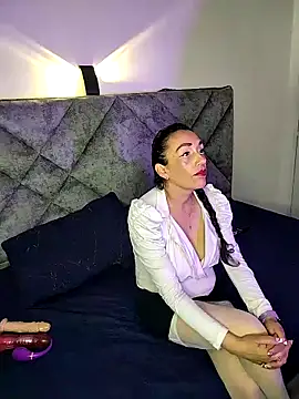 Shantey Laurent online show from 10/24/25, 02:02