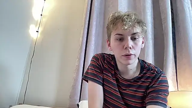 Snapshot of scottishtwink01 chatting on 09/10/25, 07:03 scottishtwink01 online show from 09/10/25, 07:03