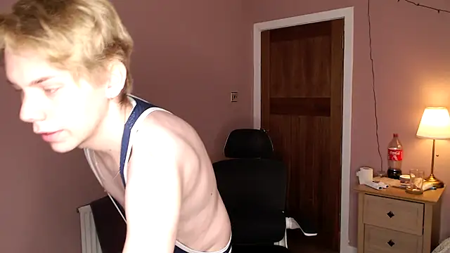 Snapshot of scottishtwink01 chatting on 09/15/25, 02:39 scottishtwink01 online show from 09/15/25, 02:39