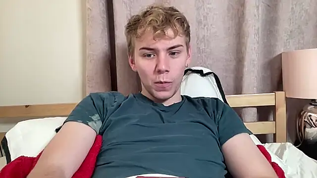 Snapshot of scottishtwink01 chatting on 09/18/25, 02:13 scottishtwink01 online show from 09/18/25, 02:13