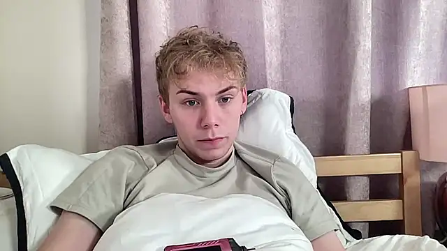 Snapshot of scottishtwink01 chatting on 09/20/25, 01:34 scottishtwink01 online show from 09/20/25, 01:34