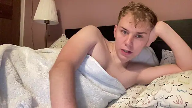 Snapshot of scottishtwink01 chatting on 09/25/25, 08:23 scottishtwink01 online show from 09/25/25, 08:23
