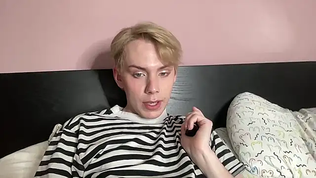 Snapshot of scottishtwink01 chatting on 09/29/25, 08:02 scottishtwink01 online show from 09/29/25, 08:02
