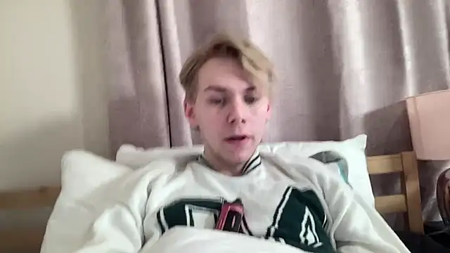 Snapshot of scottishtwink01 chatting on 10/02/25, 11:23 scottishtwink01 online show from 10/02/25, 11:23