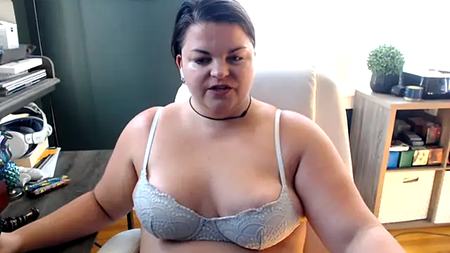 PlayWithBrittany online show from 09/28/25, 03:50