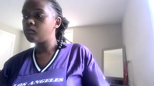 Snapshot of ladypooh000 chatting on 09/21/25, 06:31 ladypooh000 online show from 09/21/25, 06:31