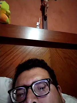 Santiagoqro85 online show from 10/13/25, 03:06