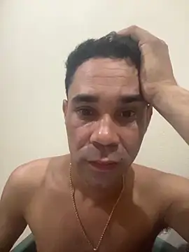 Snapshot of Reisy_HC chatting on 09/19/25, 03:41 Reisy HC online show from 09/19/25, 03:41