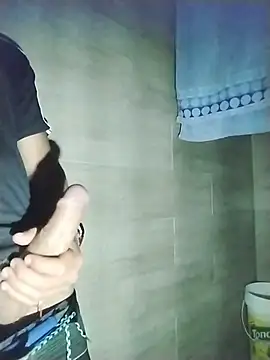 ThiagoFernandezChancay25 online show from 11/05/25, 01:49