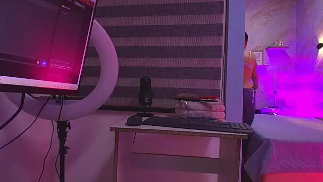 abbyrouss  online show from 10/10/25, 03:05