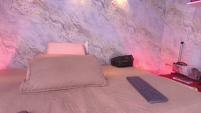 abbyrouss  online show from 11/12/25, 03:07