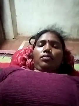 Snapshot of Cm_pooja chatting on 10/18/25, 11:05 Cm pooja online show from 10/18/25, 11:05