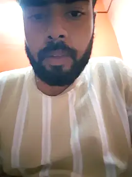 soniriyaa010101 online show from 10/27/25, 07:29