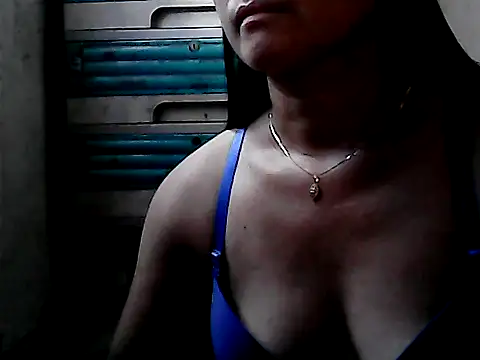 yoursPinayMama1682 online show from 10/24/25, 06:10