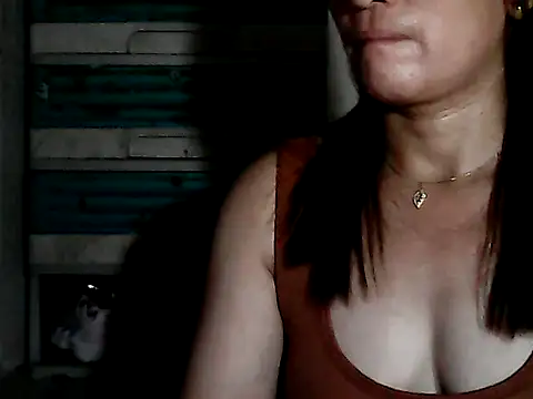 yoursPinayMama1682 online show from 10/25/25, 01:07