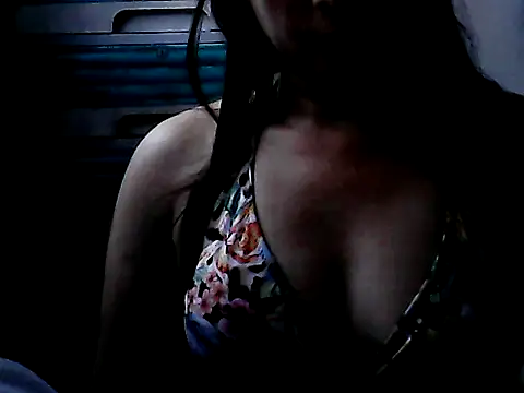 yoursPinayMama1682 online show from 11/18/25, 11:15