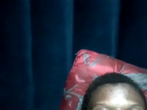 Snapshot of zwizwih chatting on 09/14/25, 04:39 zwizwih online show from 09/14/25, 04:39