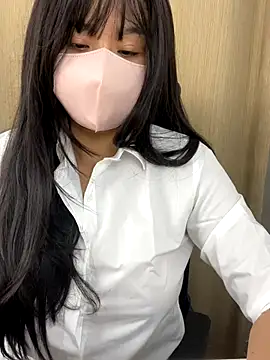 Snapshot of Jying_818 chatting on 09/20/25, 04:30 Jying 818 online show from 09/20/25, 04:30