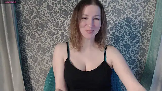 Snapshot of LesanaMagic chatting on 12/15/24, 07:31 LesanaMagic online show from 12/15/24, 07:31