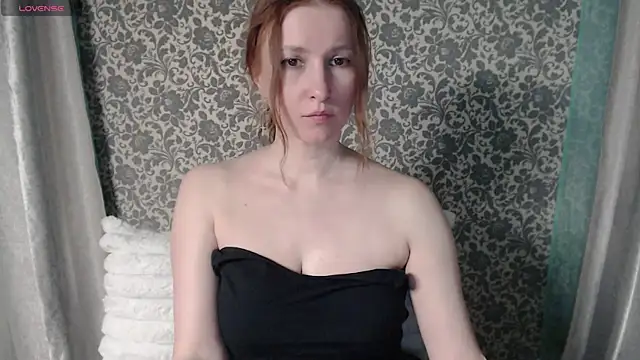Snapshot of LesanaMagic chatting on 02/13/25, 10:33 LesanaMagic online show from 02/13/25, 10:33