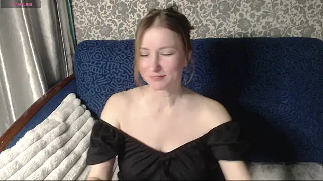 Snapshot of LesanaMagic chatting on 10/14/25, 08:53 LesanaMagic online show from 10/14/25, 08:53