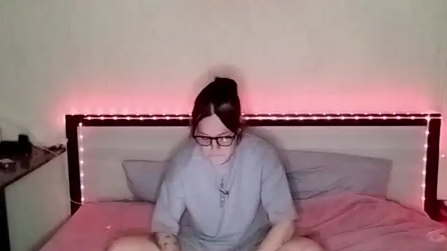 Snapshot of KittyJenny chatting on 09/19/25, 03:02 KittyJenny online show from 09/19/25, 03:02